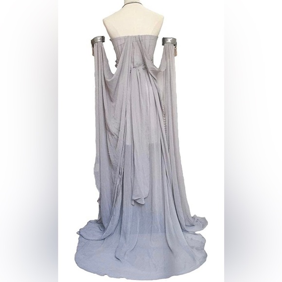 NEW - GOT Mother of Dragons/Khaleesi/Daenerys Costume & Accessories Set - Picture 2 of 10